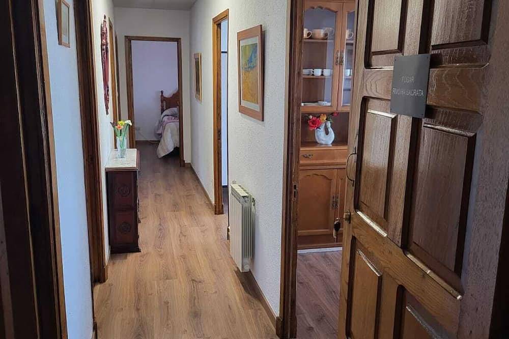 Apartamento entero, Apartamento Muy Amplio  En Castro Caldelas En Pleno Corazon De La Ribeira Sacra. in Castro Caldelas, Provincia de Orense
