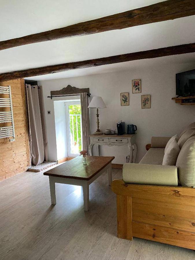 Chambre d’hôte pour 2 personnes, avec jardin et terrasse ainsi que vue et piscine en Savoie - 4