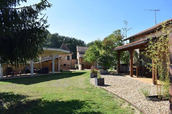 Gîte pour 2 personnes, avec piscine à Saint-Privat-des-Prés - 2