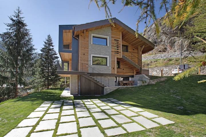 Hel lejlighed, Apartment 'Valgrisa Mountain Lodges 3' with Mountain View, Private Terrace and Wi-Fi in Mondanges, Comune di Valgrisenche