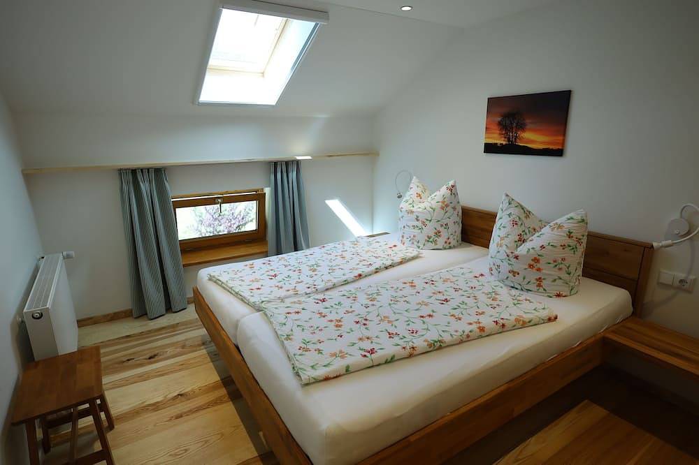Ganze Wohnung, Ferienwohnung Kleeblatt, 2-6 Personen, 3 Schlafzimmer, 63m² in Chieming, Chiemsee