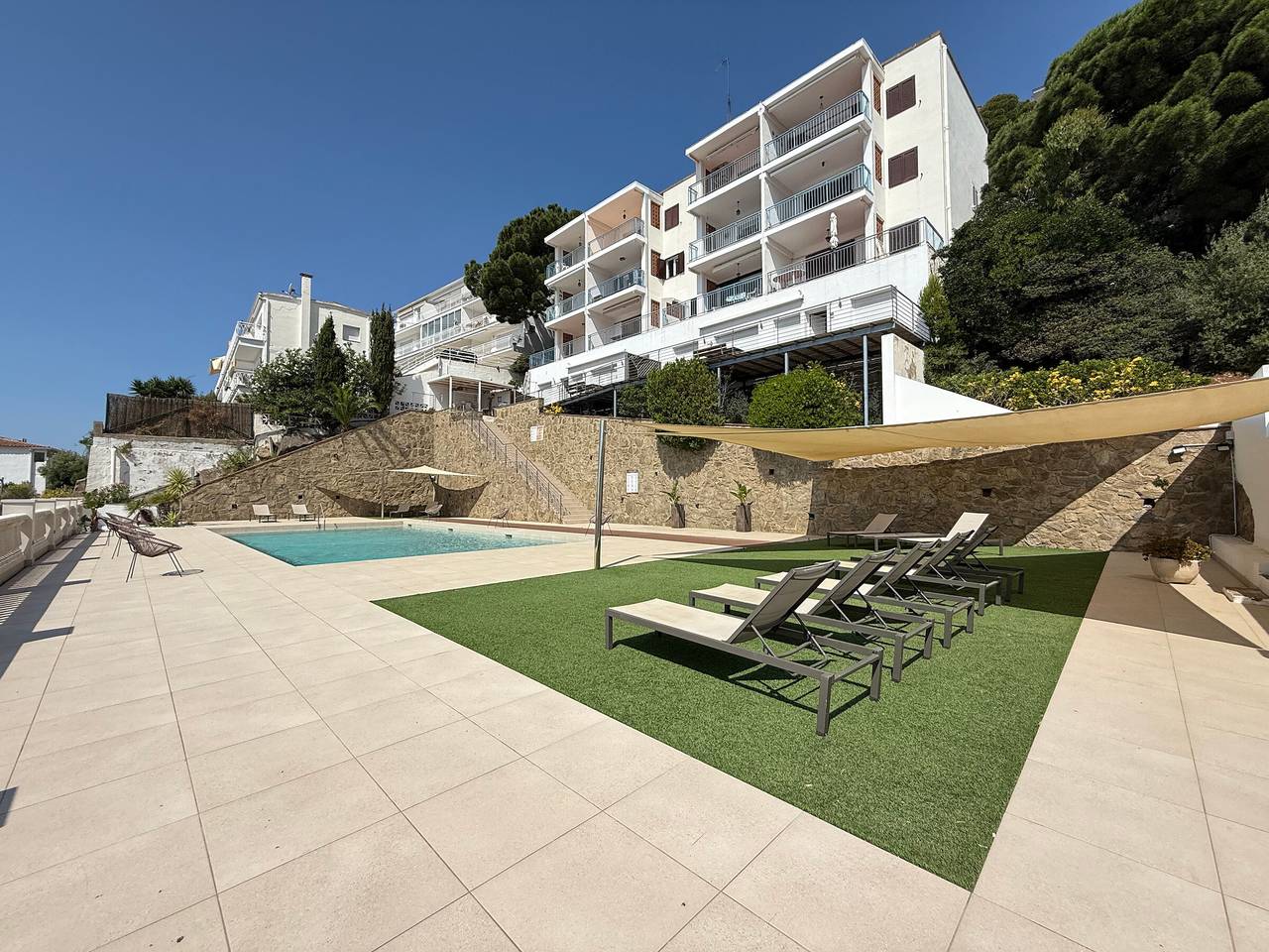 Ganze Wohnung, Apartment in Roses mit Gemeinschaftspool, Strandnähe in Canyelles Petites, Roses