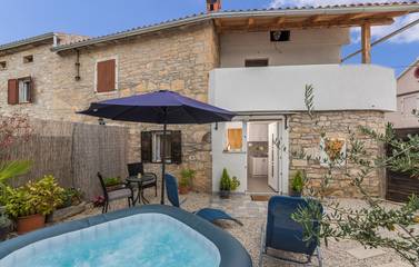 Vacation Rental for 2 Guests in Central Istria, Istria, Picture 1