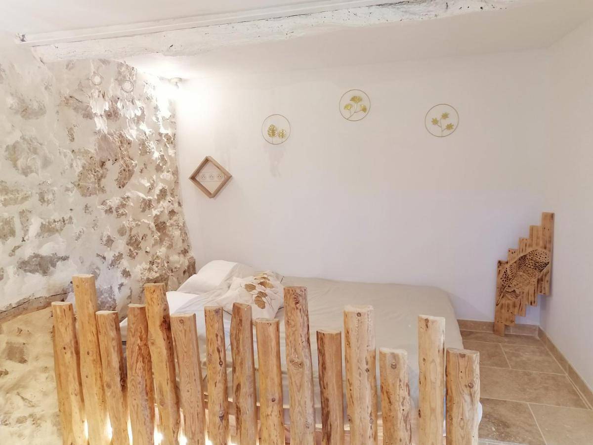 Appartement entier, Superior Apartment (4 persons) in Seillans, Région de Draguignan