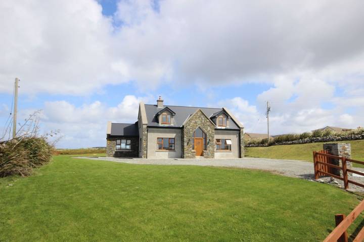 Ferienhaus für 8 Personen, mit Garten in County Galway