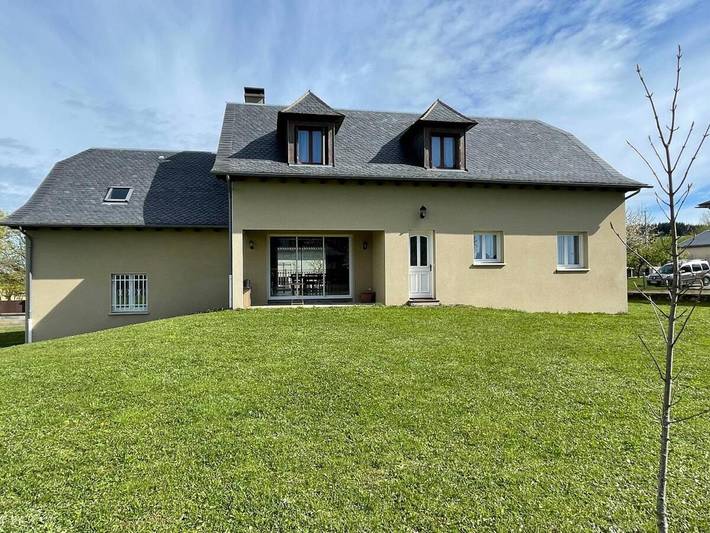 Location de vacances pour 10 personnes, avec jardin à Le Nayrac