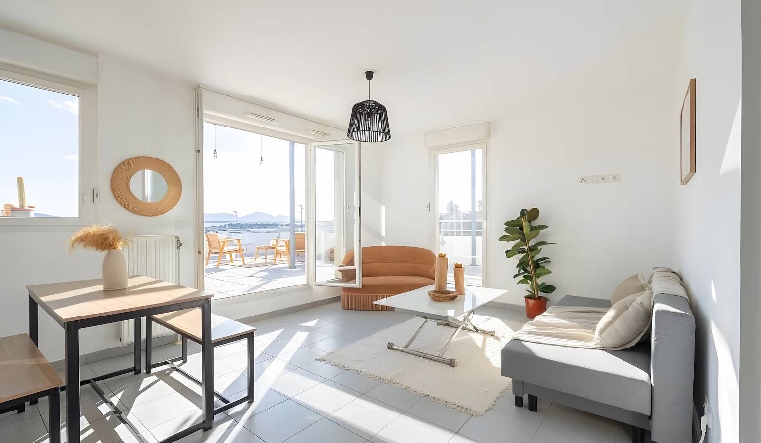 Appartement entier, Appartement « Calme 3 chambres avec terrasse sur le toit » et terrasse partagée in Marseille, Région de Marseille