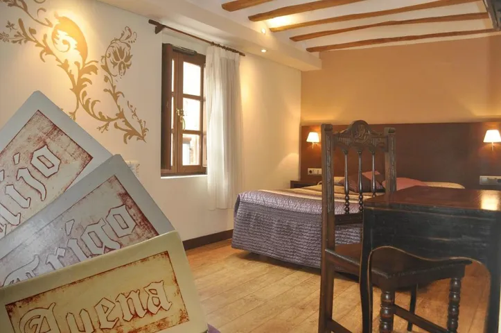 Hotel para 2 personas, con terraza y jardín - 1