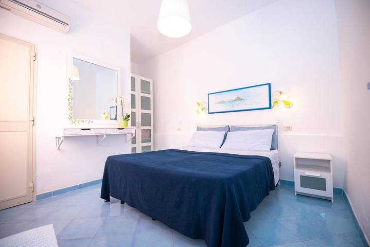 Location de vacances pour 3 personnes, avec vue et jardin, adapté aux familles à Procida - 3