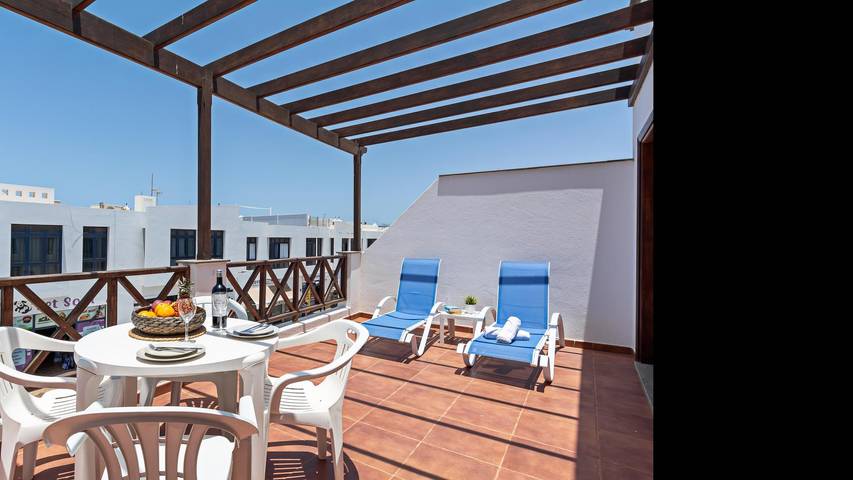Holiday apartment for 6 people, with Balcony and Terrace in Playa Blanca