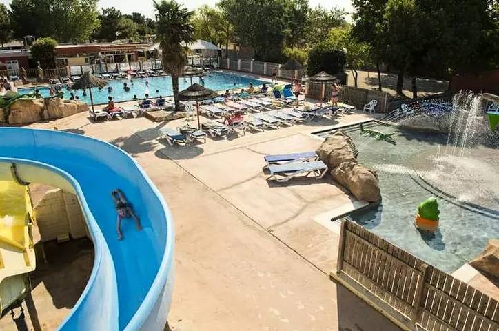 Camping pour 10 personnes, avec terrasse et piscine à Torreilles - 3