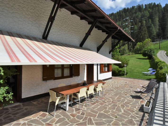 Casa vacanza per 8 persone, con Terrazza e Giardino a Pellizzano