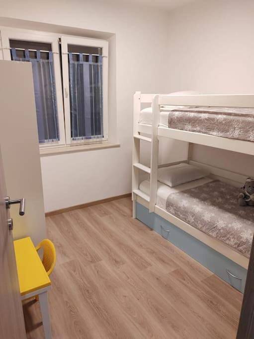 Villa pour 6 personnes, avec vue ainsi que jardin et piscine, animaux acceptés dans Mljet - 4