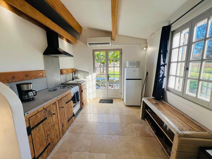 Location de vacances pour 4 personnes, avec vue ainsi que piscine et jardin à Chamaret - 3