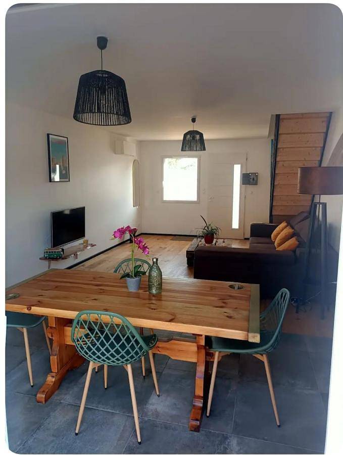 Location de vacances pour 6 personnes, avec terrasse à La Jarrie - 4