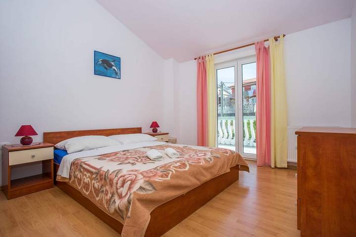 Ferienwohnung für 2 Personen, mit Pool und Balkon/Terrasse, mit Haustier in Senj