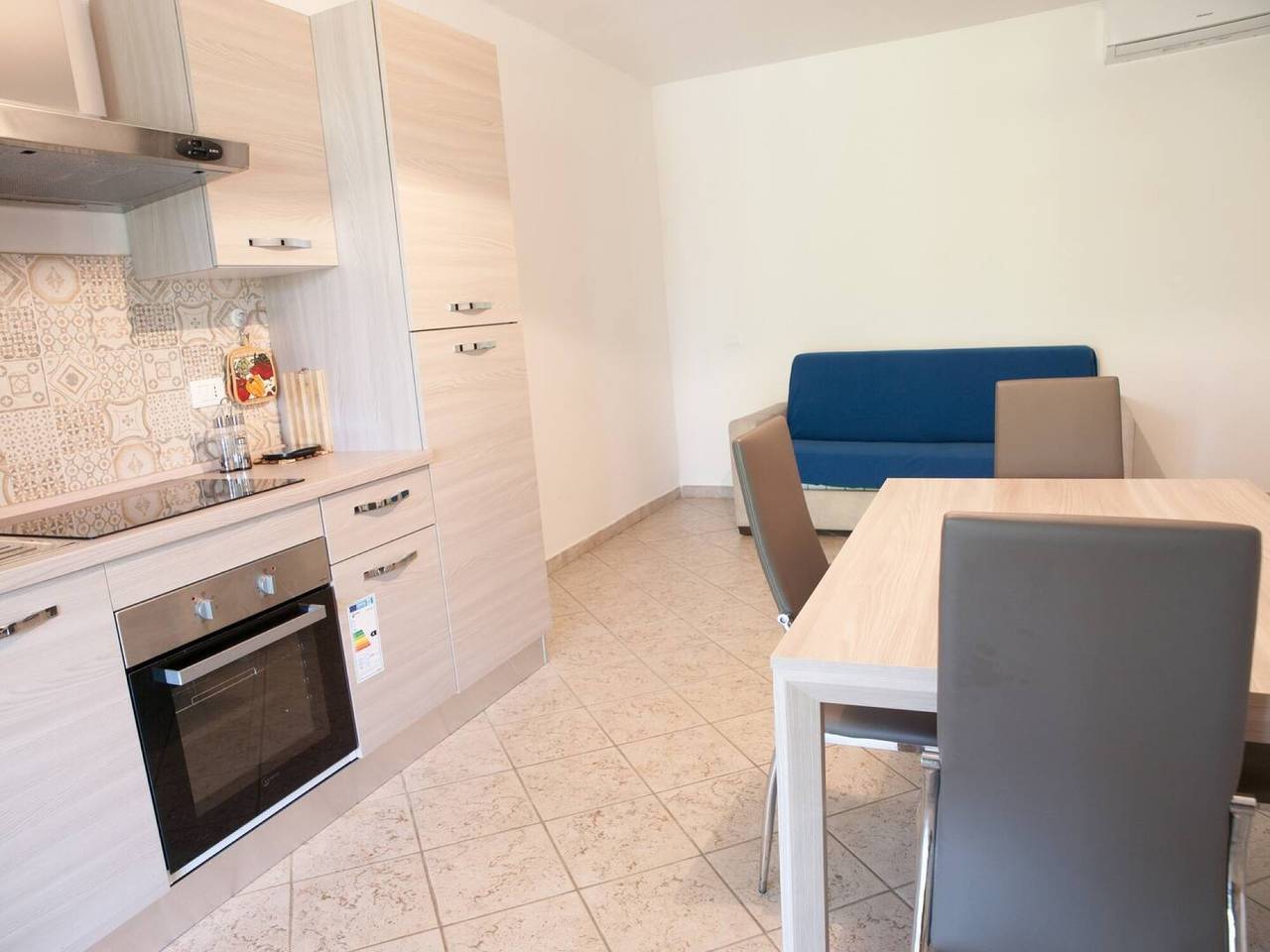 Farmhouse 'Bilocale Vicino Al Mare' with Private Garden, Wi-Fi and Air Conditioning in Piombino, Etruscan Coast