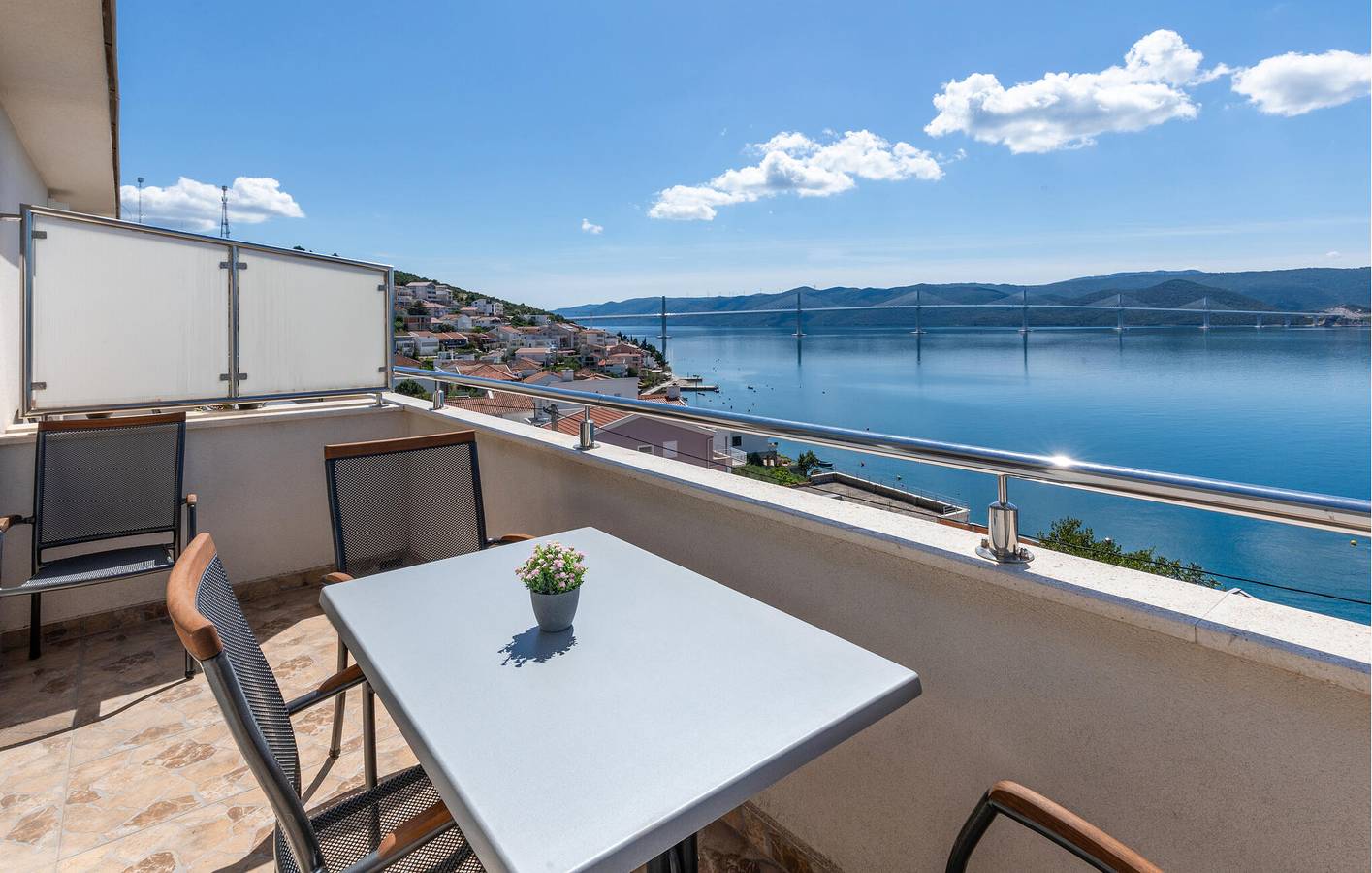 Ganze Ferienwohnung, Ferienwohnung für 4 Personen mit Terrasse in Komarna, Dubrovnik-Neretva