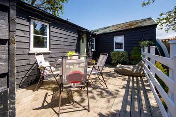 Holiday Rental for 4 People in Selsey, West Sussex, Photo 2