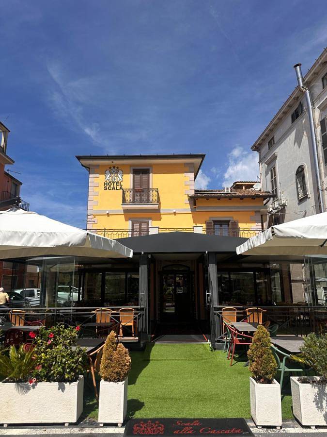 Hôtel pour 2 personnes, avec balcon et jacuzzi à Isola del Liri