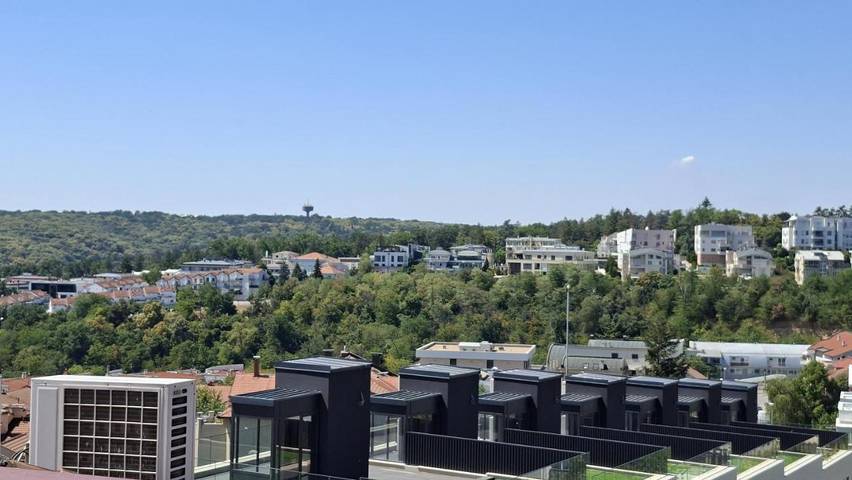 Ferienwohnung für 4 Personen, mit Balkon und Terrasse sowie Ausblick in Belgrad