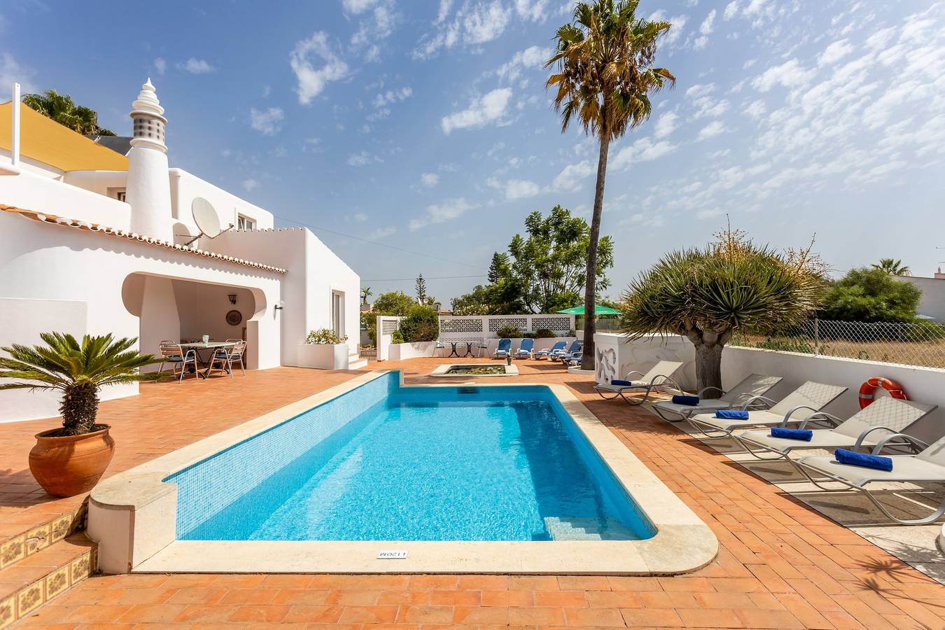 Casa vacanza a Porches a partire da 498€ a notte