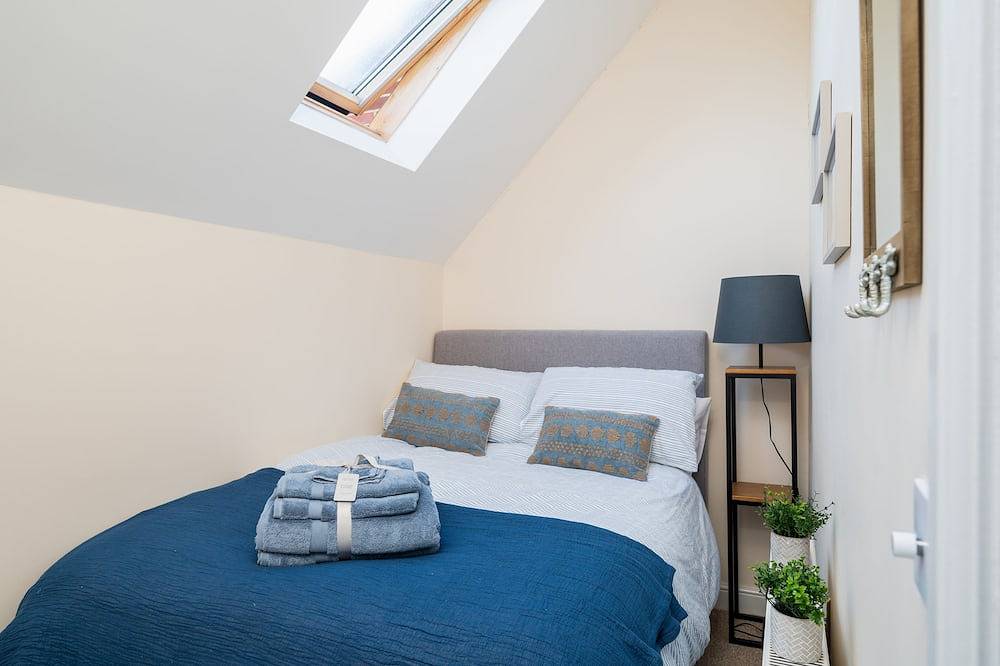 Stunning 2 bed holiday home by the sea with 5 person hot tub in Great Yarmouth, The Broads