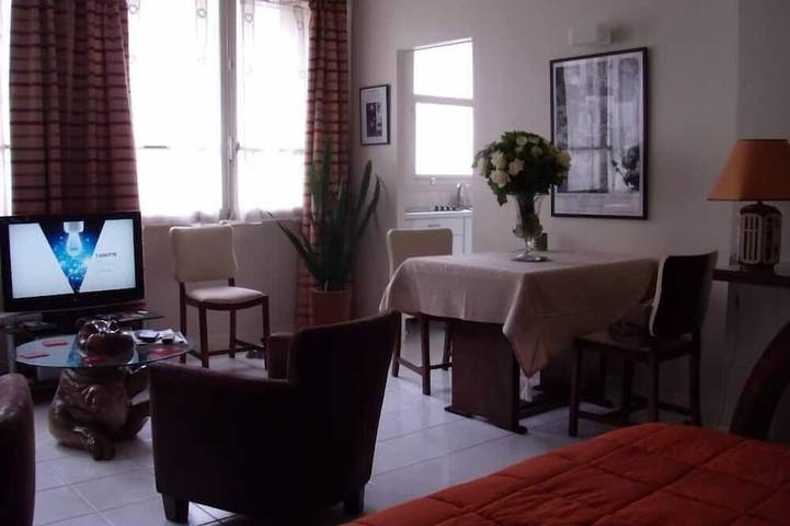 Apartamento entero, Frente al Palacio de Congresos, Ave des Ternes, Porte Maillot in París, Isla de Francia