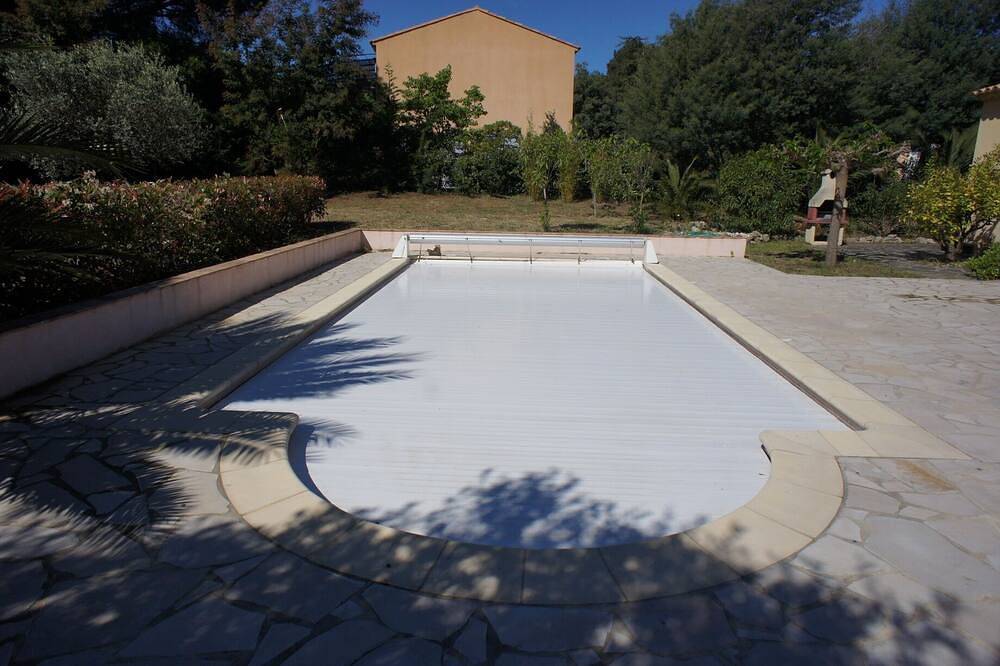Villa mit Pool, großer Garten 500 Meter vom Strand entfernt. in La Croix-Valmer, Draguignan Region