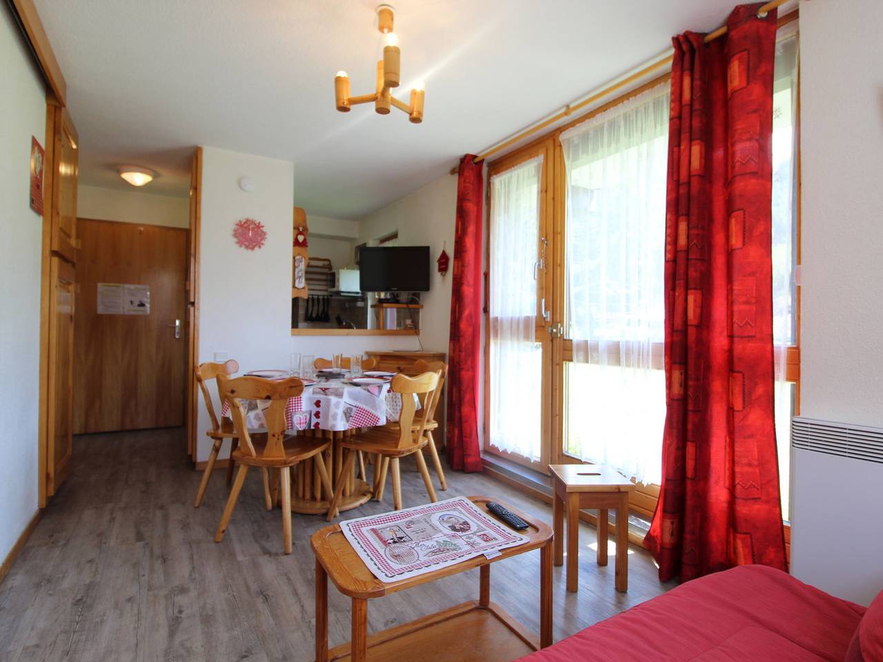 Apartamento entero, Acogedor apartamento 4 pers con balcón y Wifi a pie de pistas in Lanslevillard, Región de Saint-Jean-de-Maurienne