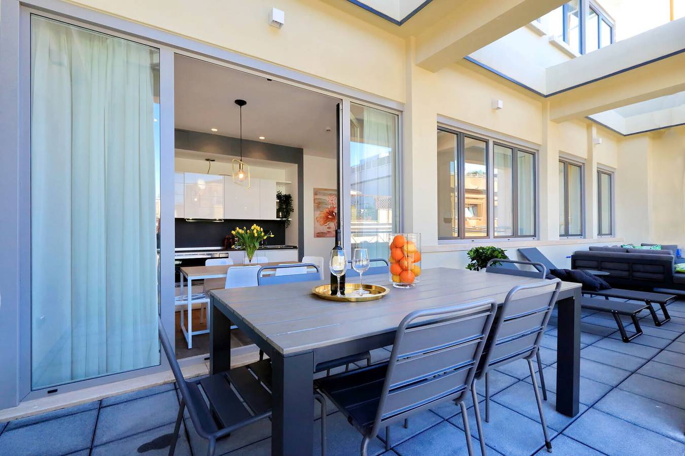 La Flavia City Suites By Halldis - Flavia 29 Amazing 2 Bdr Flat With Terrace -rome in Rom, Rom Provinz