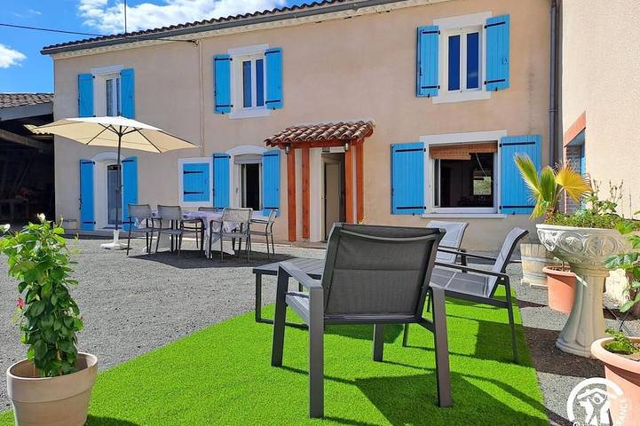 Location de vacances pour 6 personnes, avec piscine à Labastide-de-Lévis
