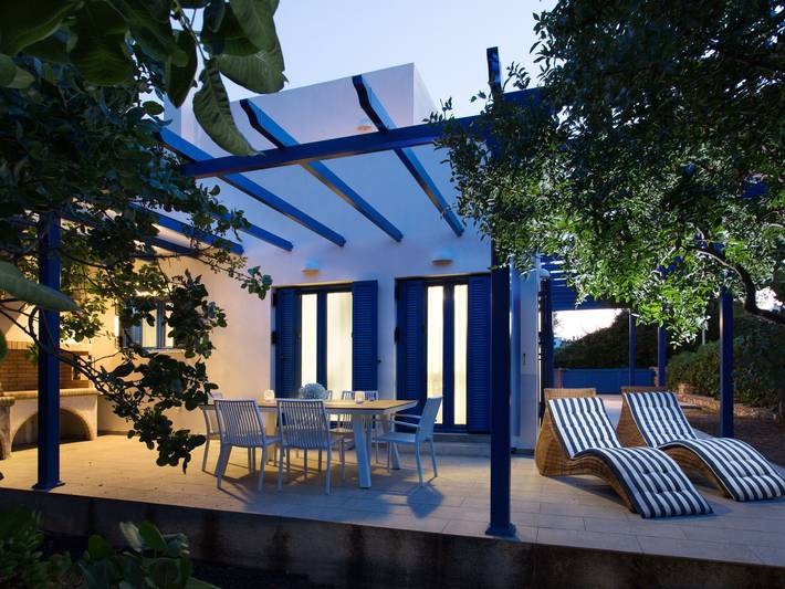 Location de vacances pour 8 personnes, avec jardin dans Égine