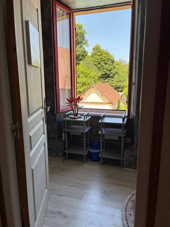 Chambre d’hôte pour 2 personnes, avec Jacuzzi et Terrasse ainsi que Jardin et Piscine