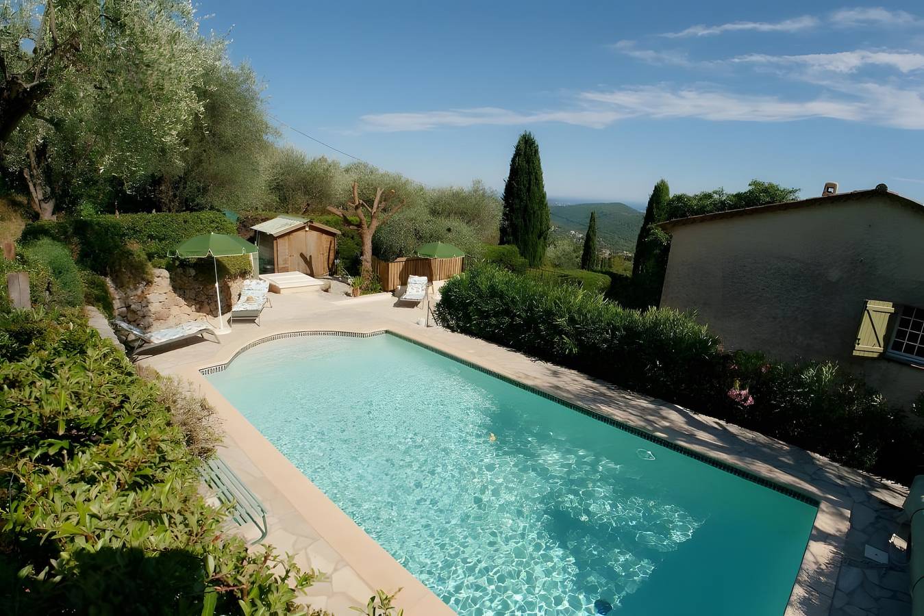 Bed and Breakfast 'Diane' with Shared Pool, Wi-Fi and Air Conditioning in Spéracèdes, Mediterranean Coast (France)