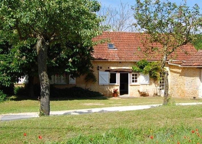 Gîte pour 7 personnes, avec piscine ainsi que terrasse et jardin à Jayac