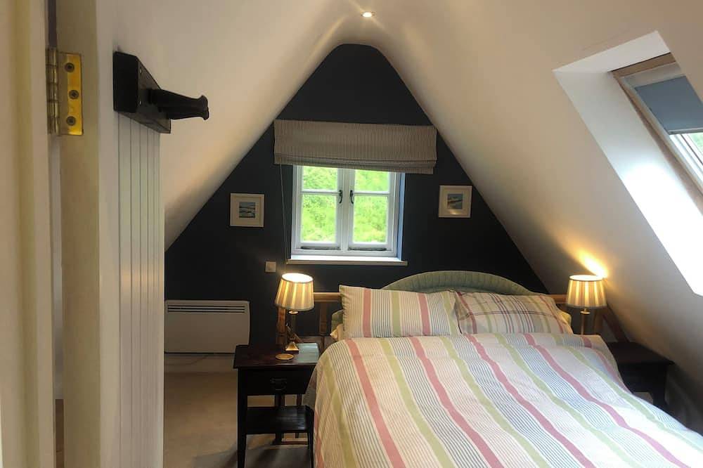 Charming cottage with fabulous views. in Wiltshire