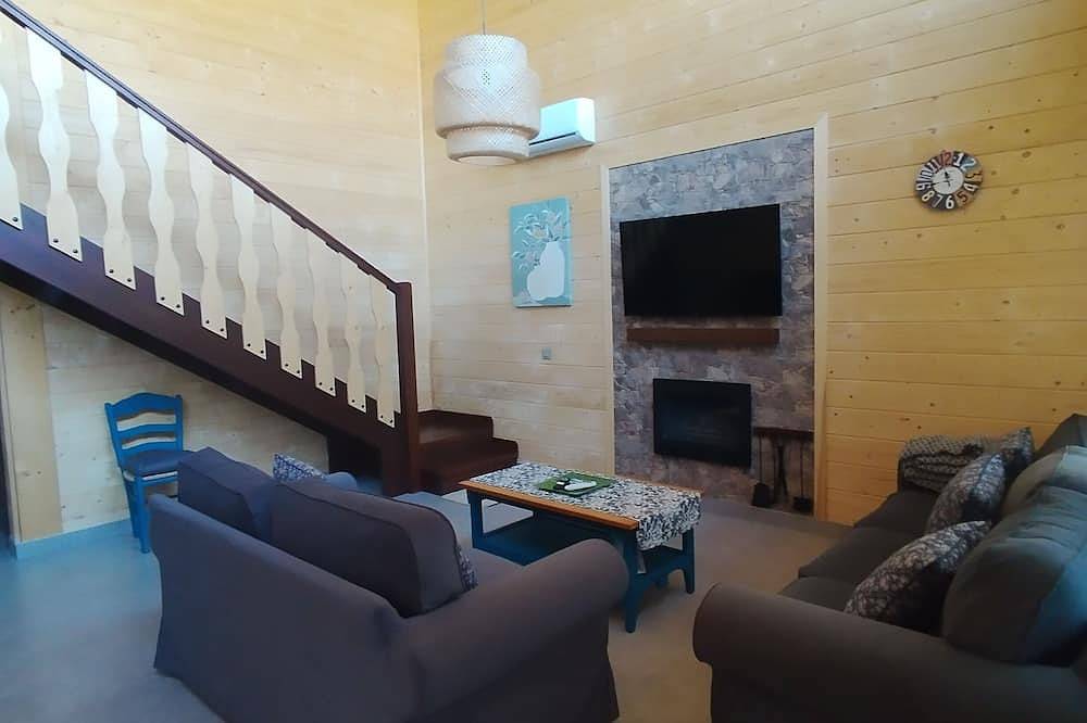 Casas de Madera en las Montañas con Piscina y Barbacoa, en la Sierra del Segura in Yeste, Albacete Province