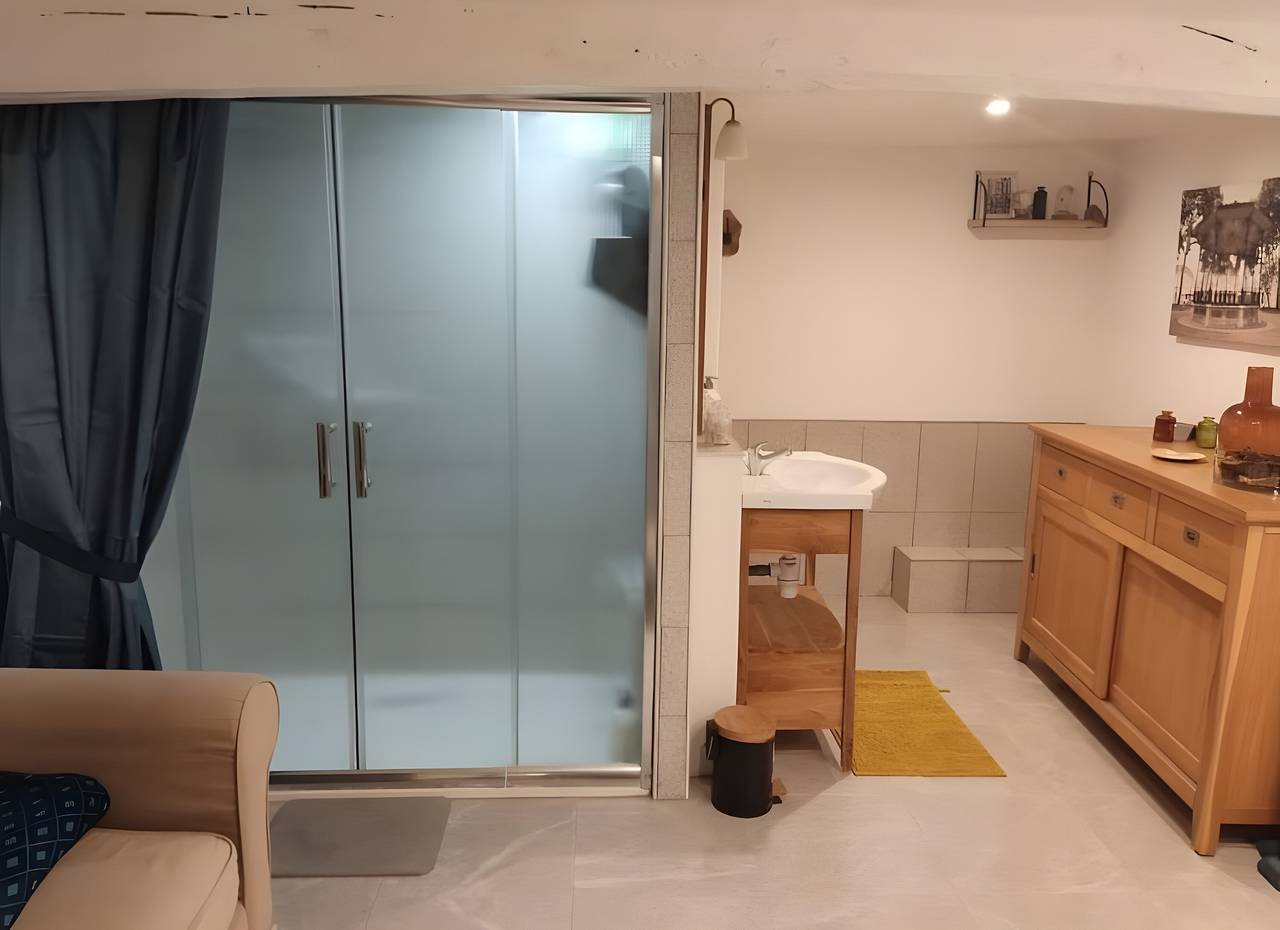 Maison de campagne « La Bergerie » avec terrasse, jardin partagés et Wi-Fi in Boulzicourt, Ardennes