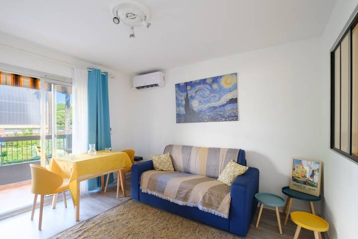 Location de vacances pour 4 personnes, avec balcon à Cagnes-sur-Mer