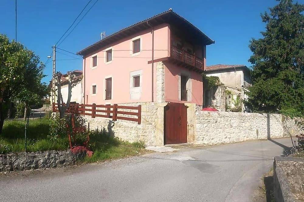 Casa vacacional  La Coruxa in Vidiago, Llanes