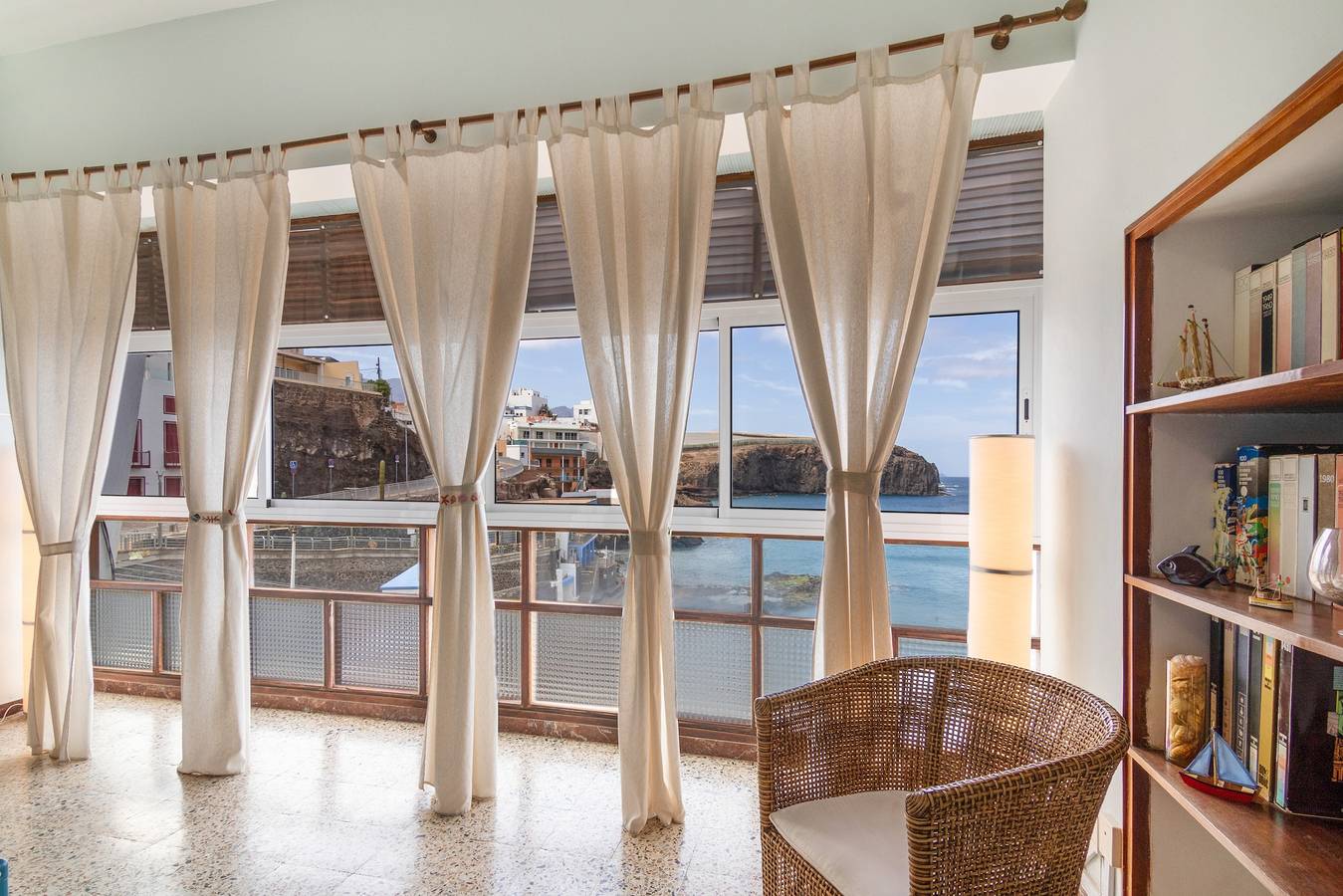 Apartamento entero, Vacaciones 'Las Velas' con vistas al mar, Wi-Fi y aire acondicionado in Sardina del Norte, Gáldar