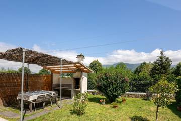 Gîte pour 6 personnes, avec jardin à Ayzac-Ost