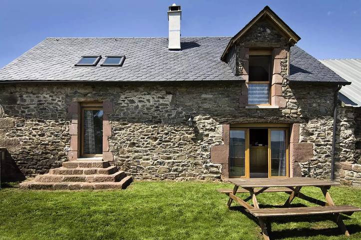 Gîte pour 6 personnes, avec piscine et jardin, animaux acceptés dans Saint-Pierre-de-Nogaret - 3