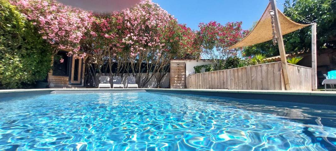 Chalet para 6 personas, con piscina además de jardín y jacuzzi - 1