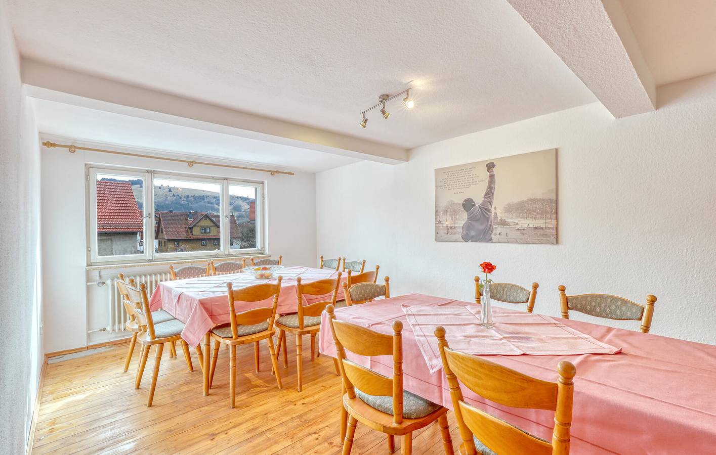Ganze Ferienwohnung, Gemütliche Wohnung mit Terrasse in der Nähe von Skilift und Stadtzentrum in Bischofsheim an der Rhön, Rhön-Bayern