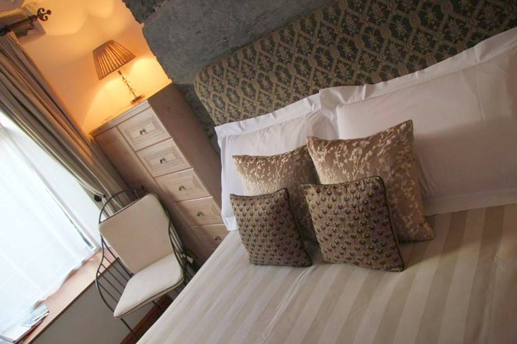 Standard Twin Room in Porthmadog, Snowdonia