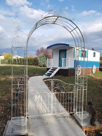 Gîte pour 4 personnes, avec vue et jardin à Laragne-Montéglin
