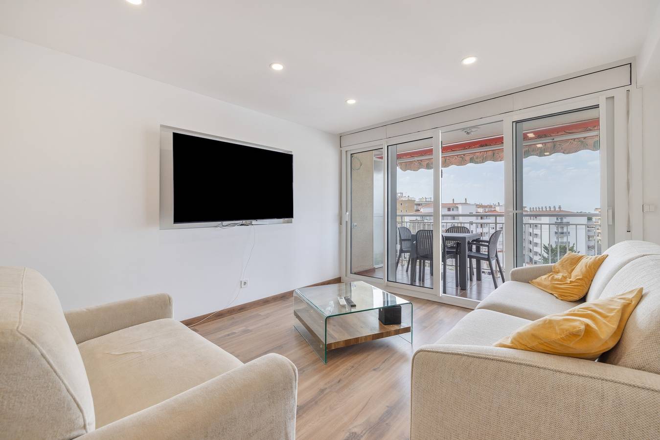 Apartamento luminoso con piscina, terraza y parking cerca de la playa en Salou in Salou, Costa Dorada