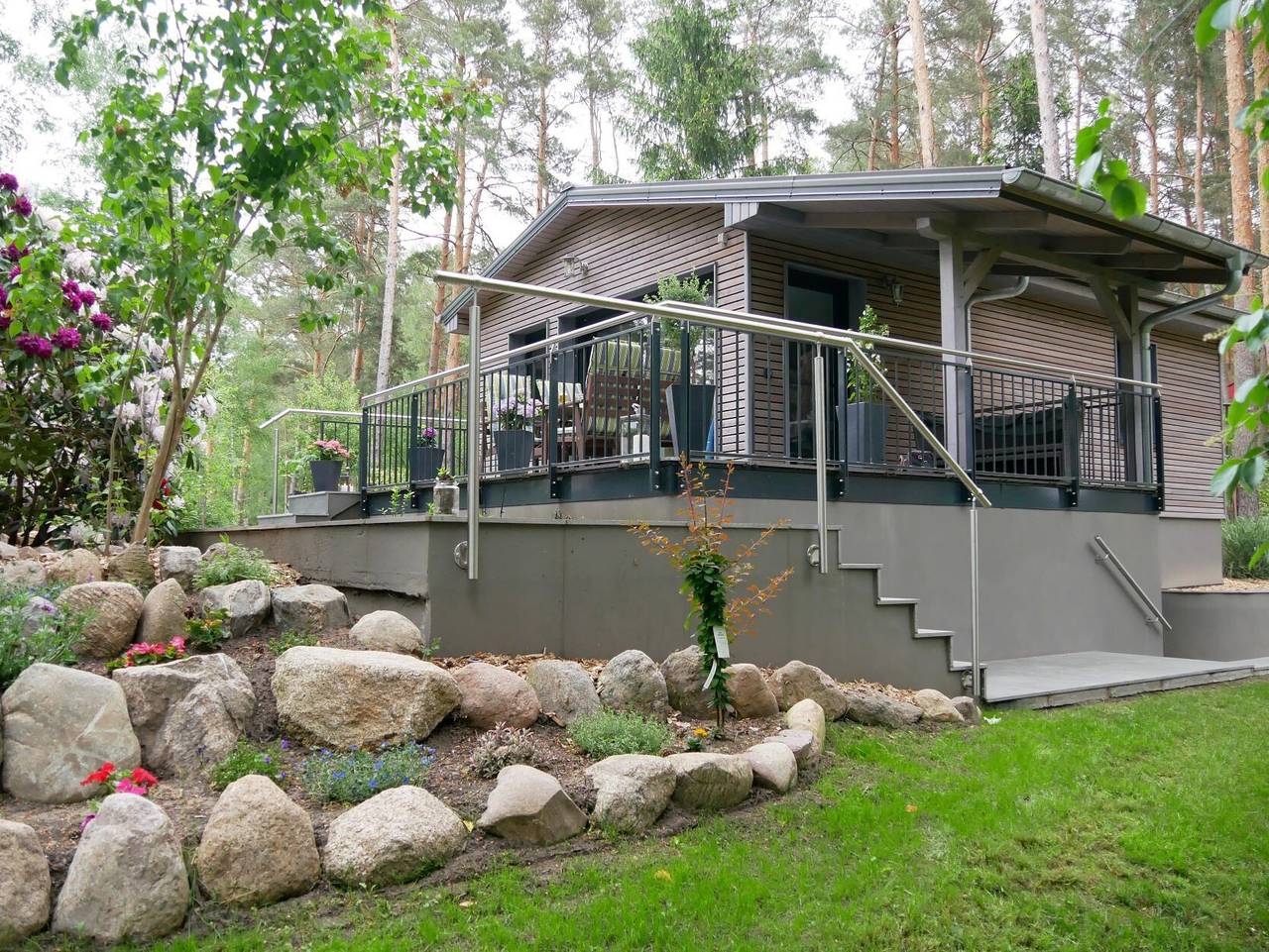 Casa de vacaciones 'Am Kiefernweg 1' con vistas al lago, terraza privada y jardín privado in Lamsfeld- Groß Liebitz, Schwielochsee